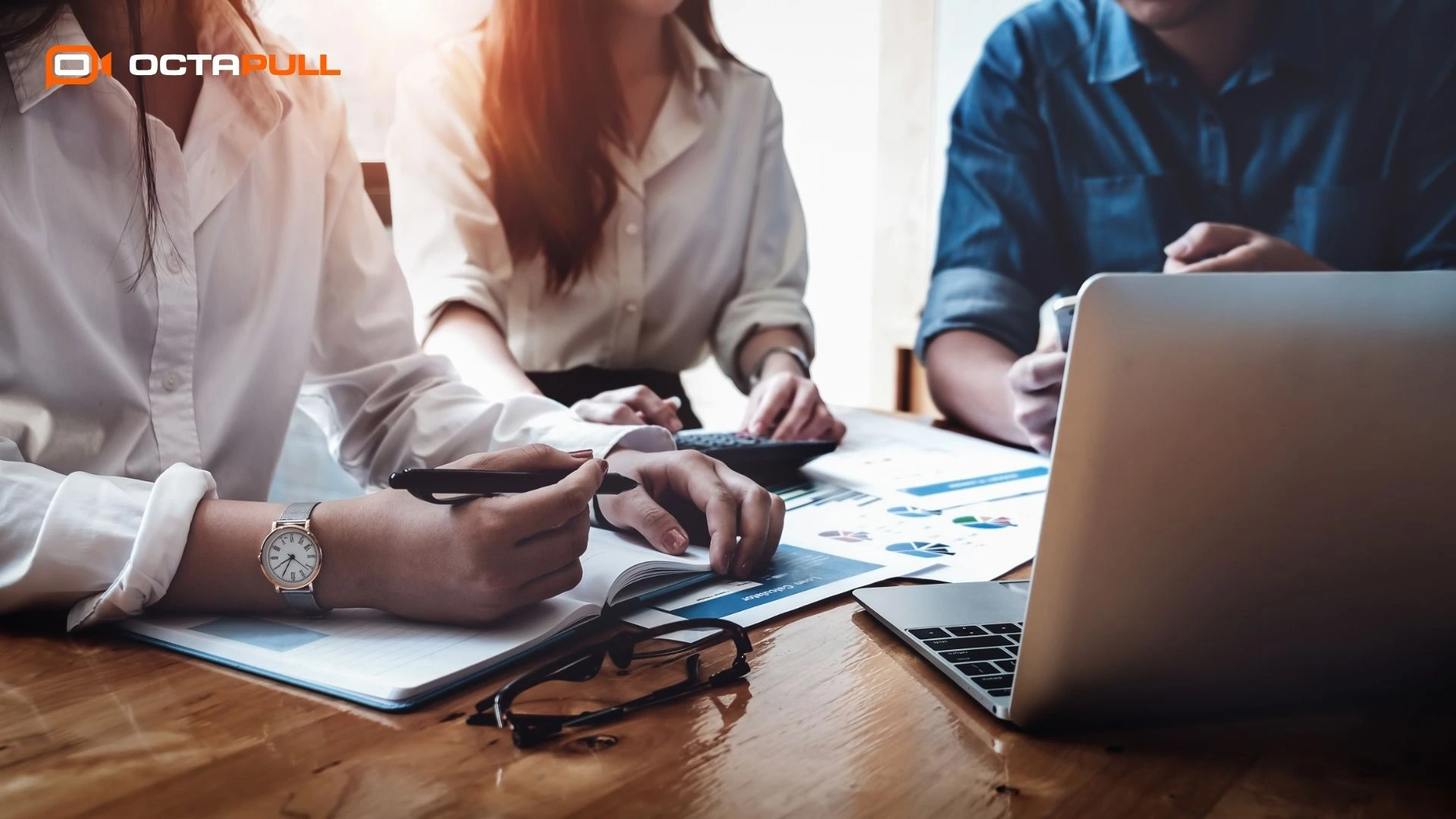 2026 Yılında Satışta Başarının Anahtarı Ekiplerinizi Geleceğe Hazırlayacak 7 Yapay Zekâ Trendi-Octapull (2)